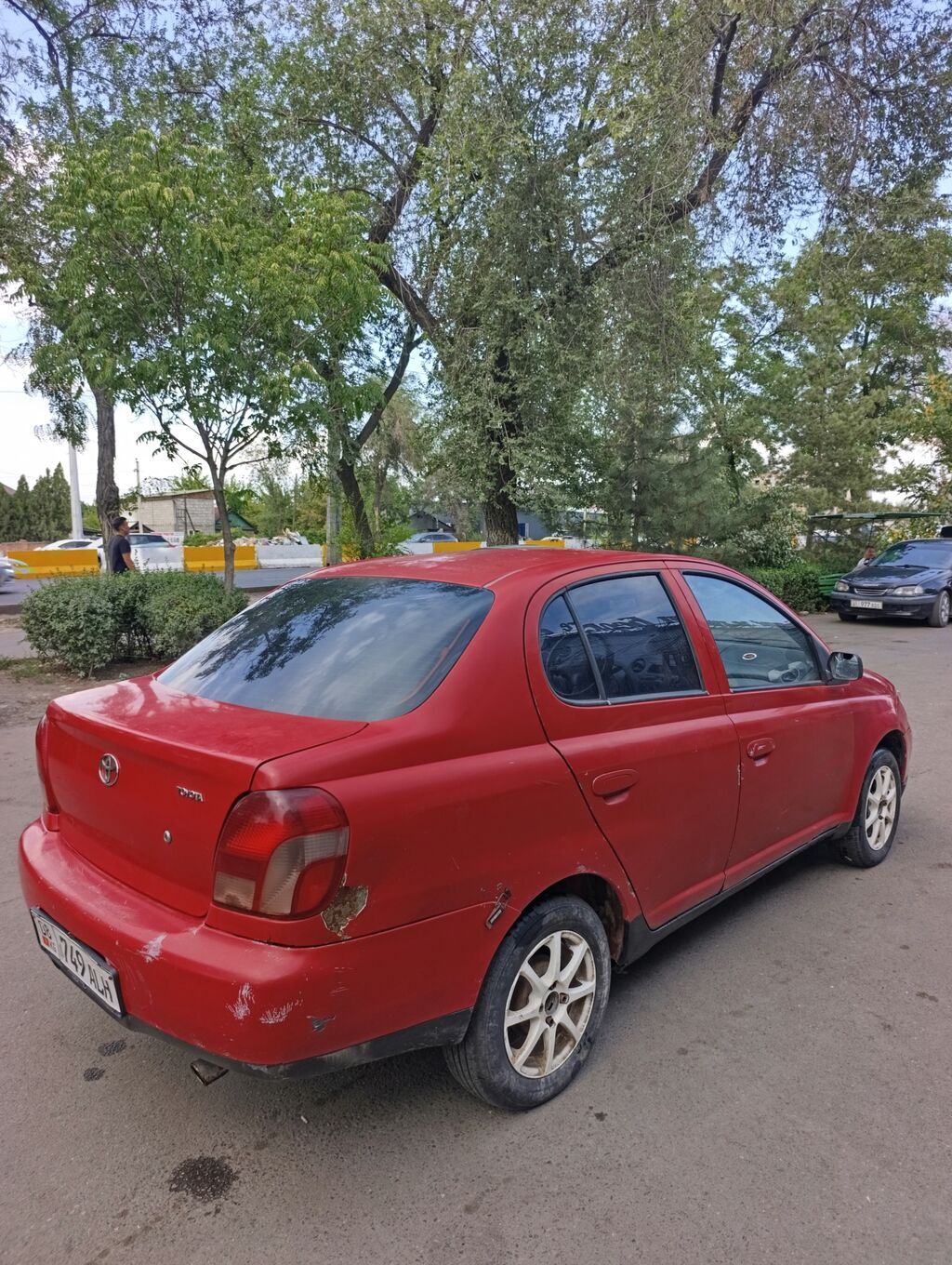 Toyota Platz: 1999 г., 1.5 л, Автомат, Бензин, Седан: фото 4