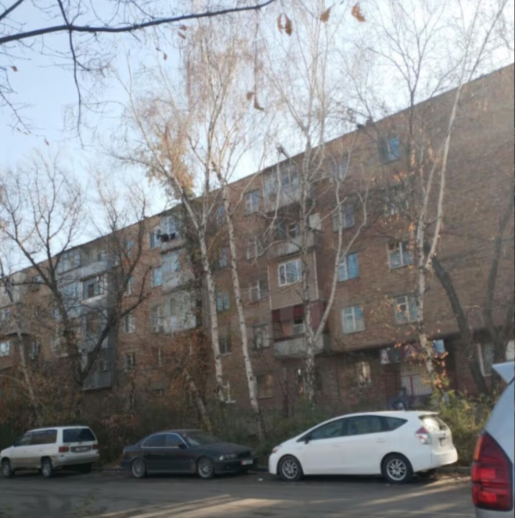 Однокомнатная квартира в кирпичном доме. Планировка: изолированная: фото 1