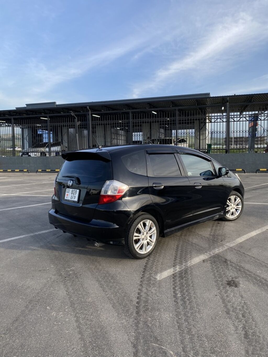 Honda Fit: 2010 г., 1.5 л, Автомат, Бензин, Хэтчбэк: фото 3