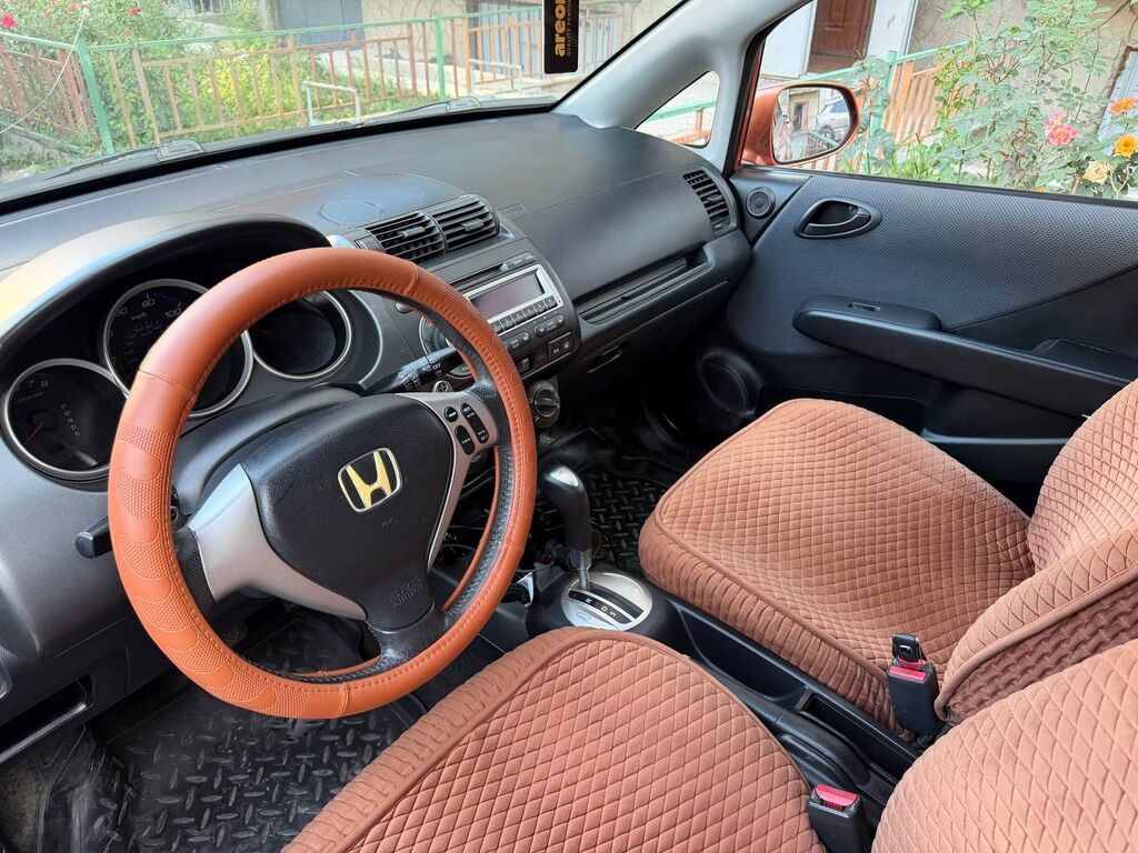 Honda Fit: 2008 г., 1.5 л, Автомат, Бензин, Хэтчбэк: фото 4
