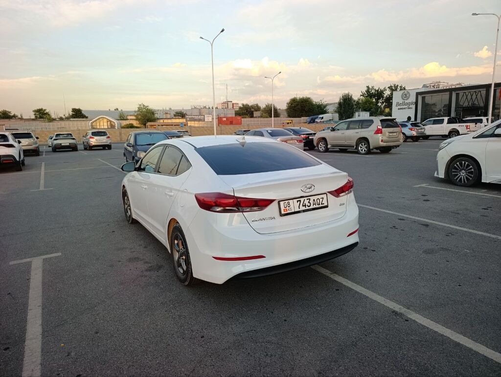 Hyundai Elantra: 2018 г., 1.4 л, Автомат, Бензин, Седан: фото 5