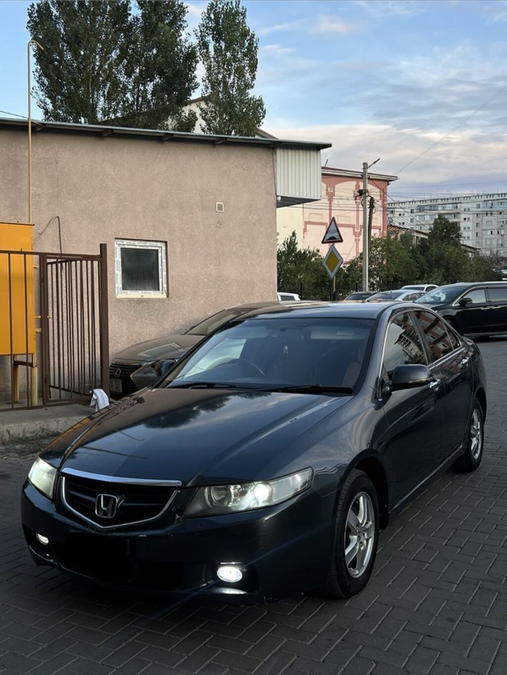 Honda Accord: 2004 г., 2 л, Автомат, Бензин, Седан: фото 5