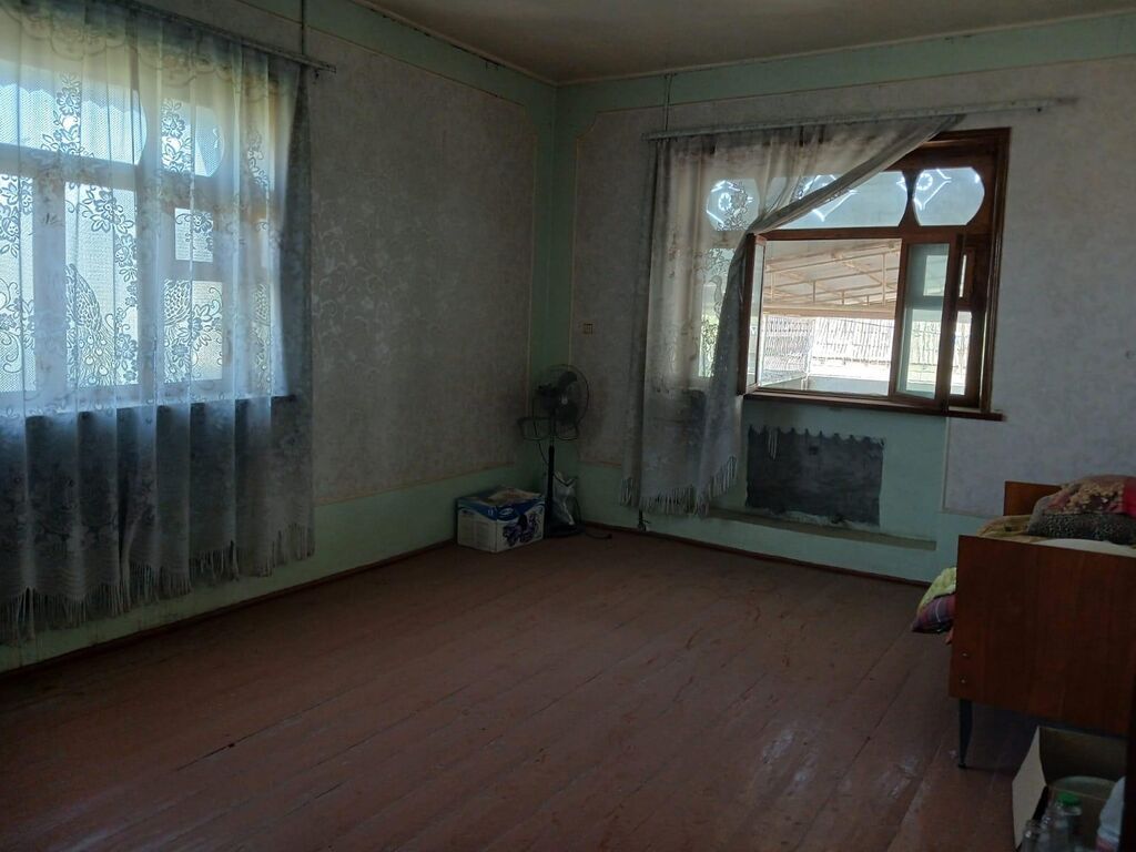 5 otaqlı, 245 kv. m, Kredit yoxdur, Orta təmir