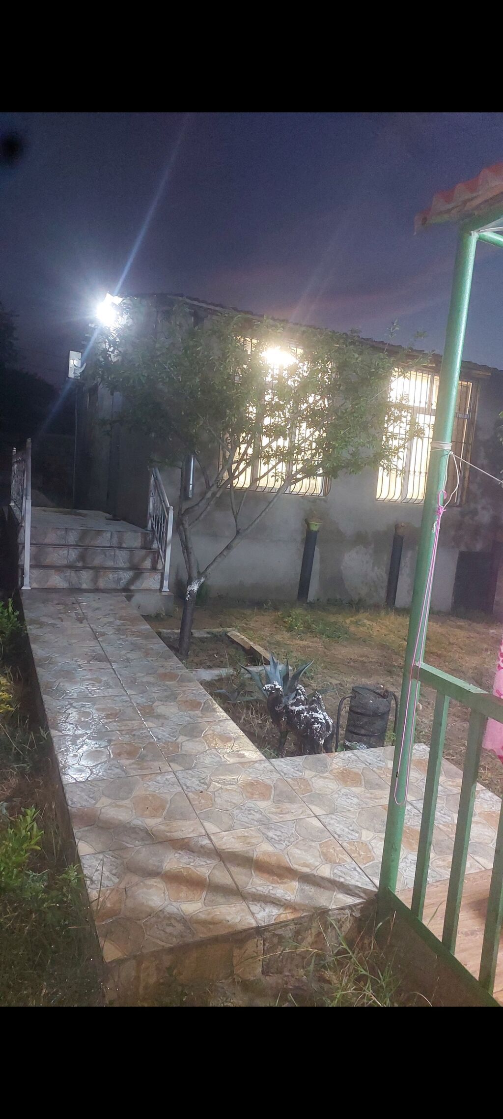 2 otaqlı baq evi kirayə verilir ünvan fatmayı bagları - Geniş qonaq