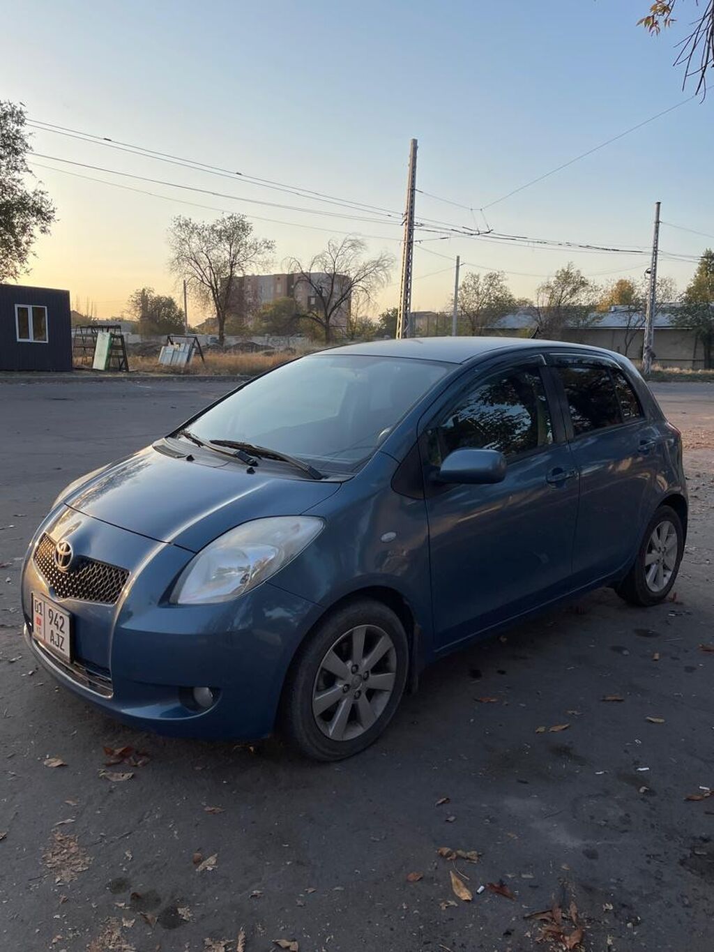 Toyota Yaris: 2007 г., 1.3 л, Робот, Бензин, Хэтчбэк: фото 1