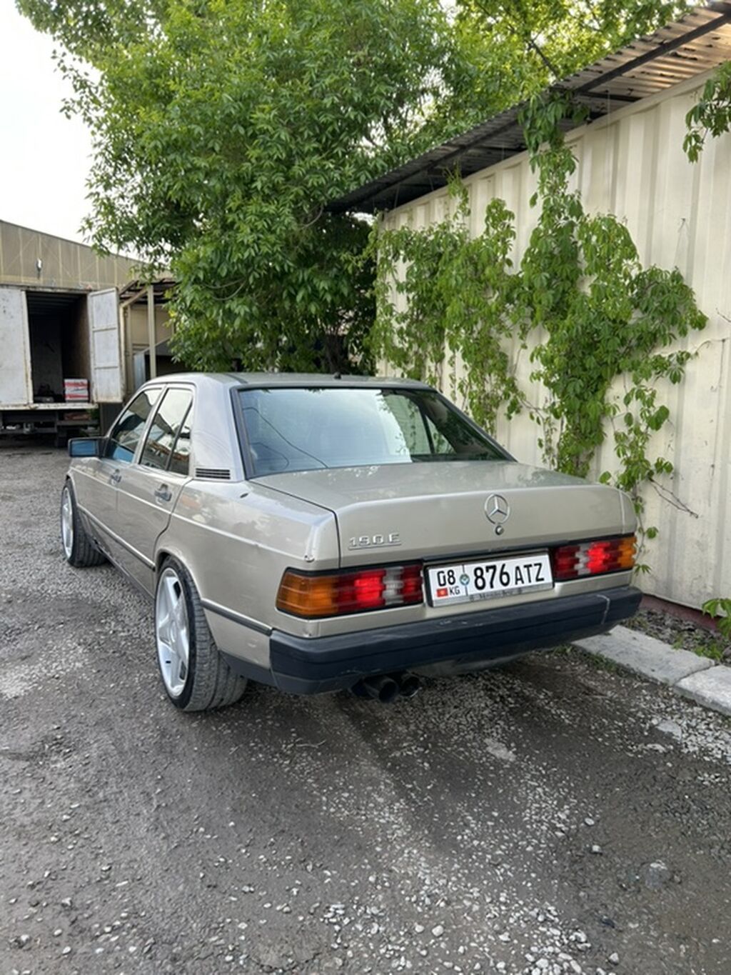 Mercedes-Benz 190: 1987 г., 2 л, Механика, Бензин, Седан: фото 4