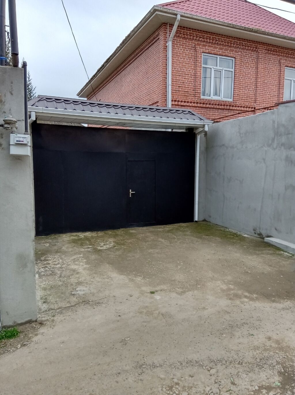 4 otaqlı, 200 kv. m, Yeni təmirli
