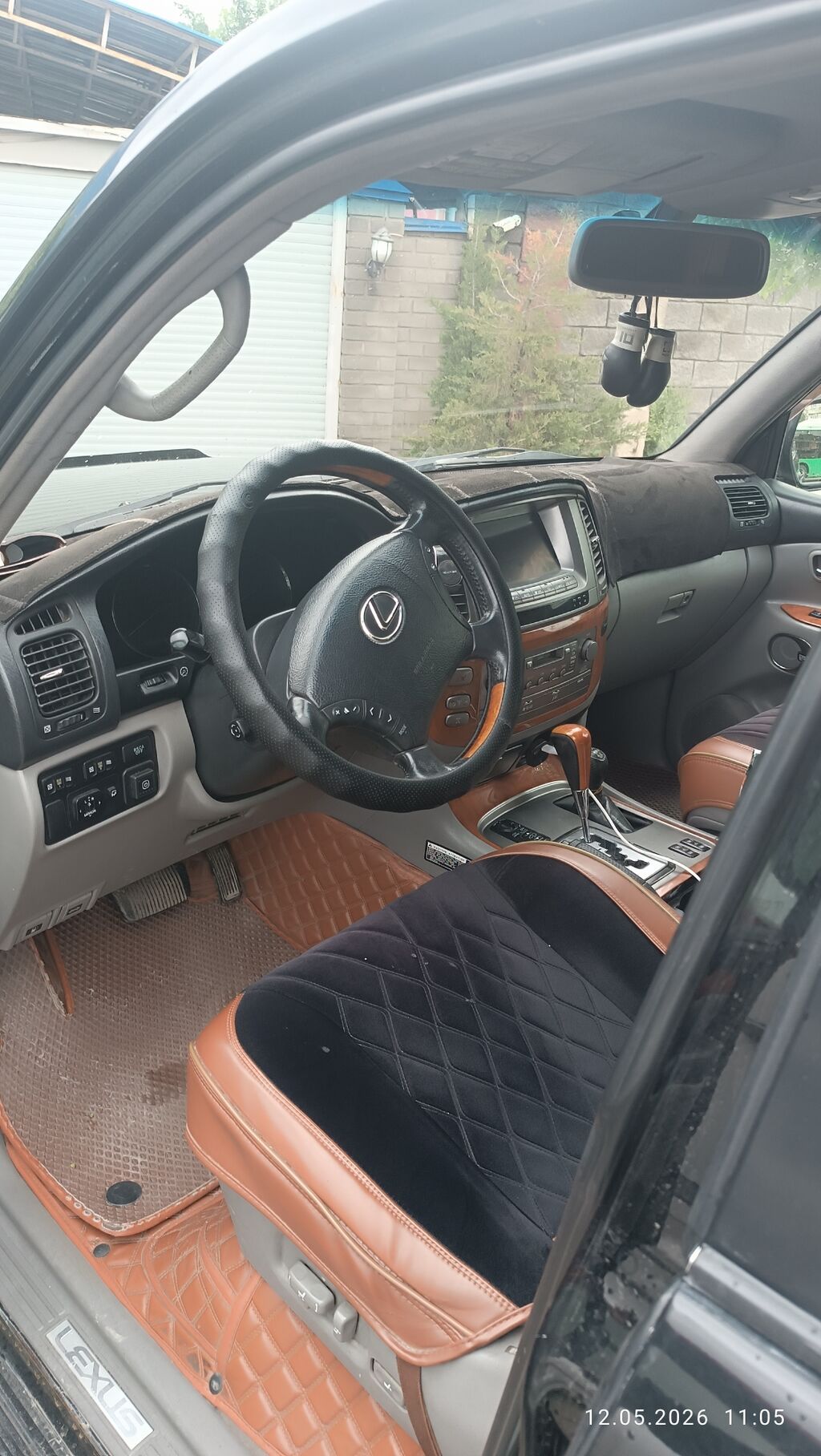 Lexus LX: 2004 г., Автомат, Внедорожник: фото 2