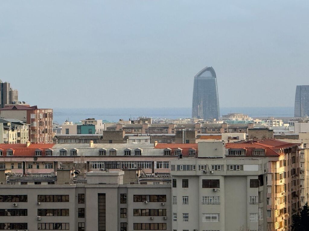 Bakı, 8-ci mikrorayon, 2 otaqlı, Köhnə tikili, m. Azadlıq Prospekti, 65 kv. m