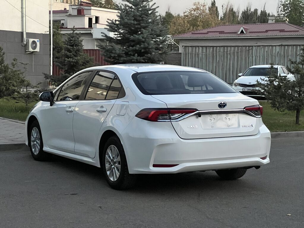 Toyota Corolla: 2022 г., 1.8 л, Вариатор, Гибрид, Седан: фото 5