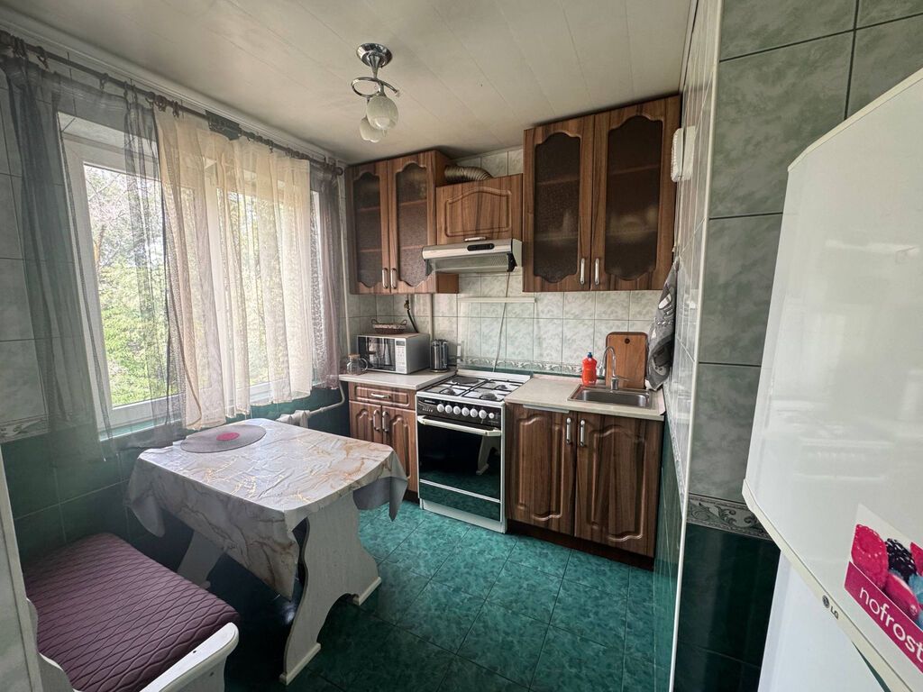 3 комнаты, 66 м², 8 мкр 104 серия, 3 этаж, Евроремонт: фото 6