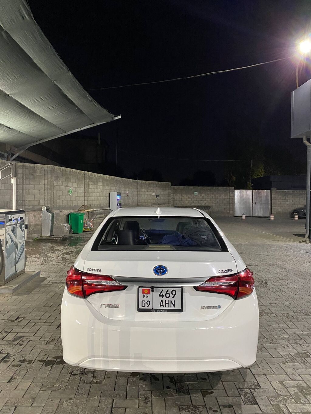 Toyota Levin: 2017 г., Гибрид, Седан: фото 2