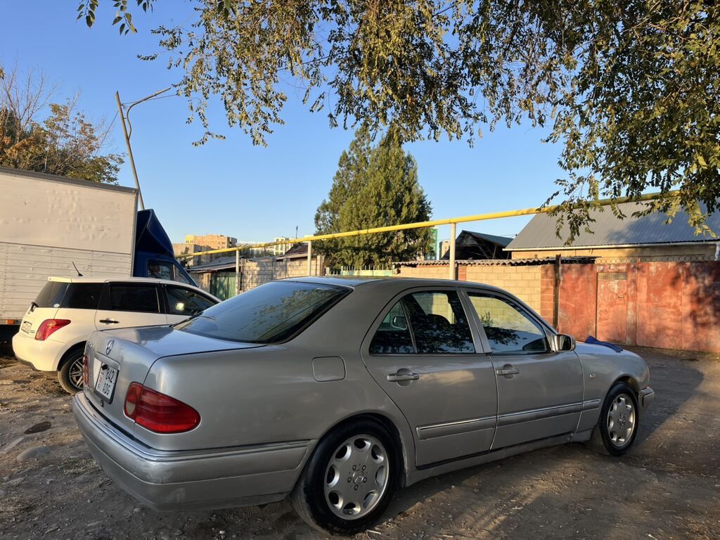 Mercedes-Benz E-Class: 1996 г., 3.2 л, Автомат, Бензин, Седан: фото 3