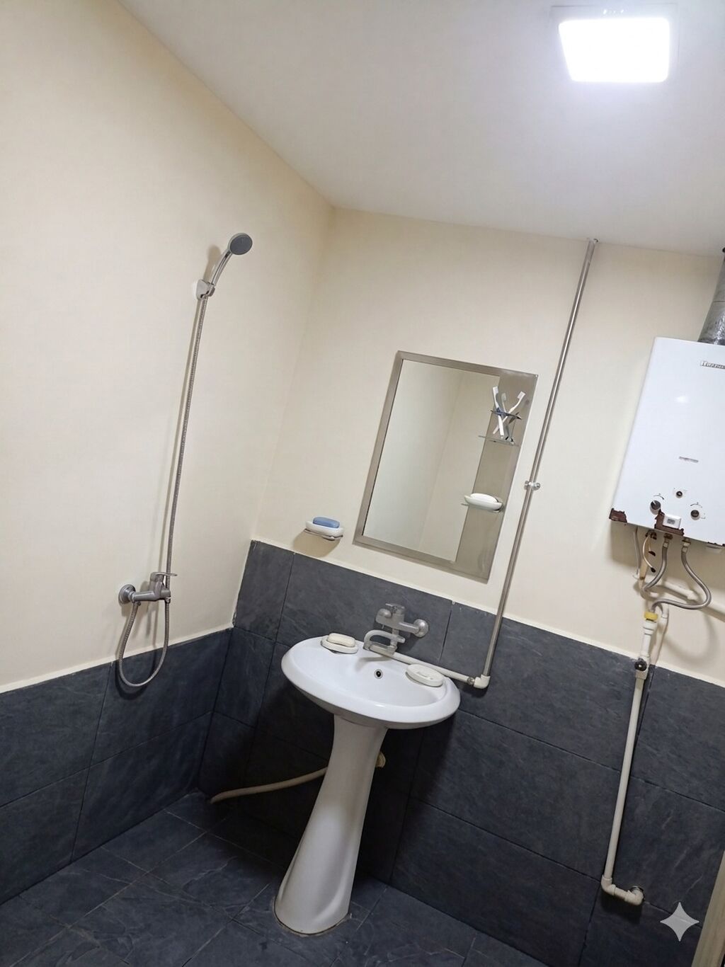 *HUSAYN HOSTEL KHIRDALAN* /HOSTEL/GÜNDƏLİK EV/AYLIQ EV/KİRAYƏ EV