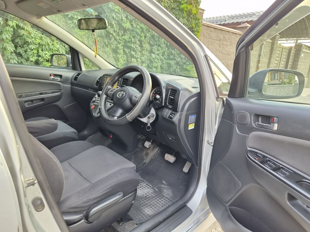 Toyota WISH: 2003 г., 1.8 л, Автомат, Бензин, Минивэн: фото 6