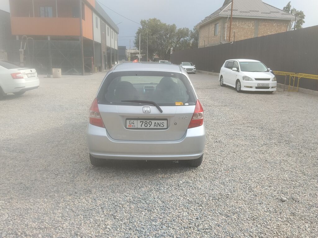 Honda Fit: 2001 г., 1.3 л, Автомат, Бензин, Хэтчбэк: фото 2