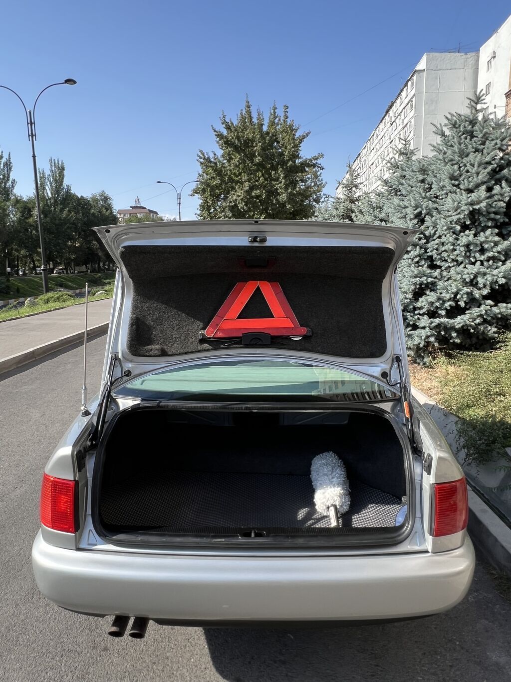 Audi A6: 1995 г., 2.6 л, Механика, Бензин, Седан: фото 6