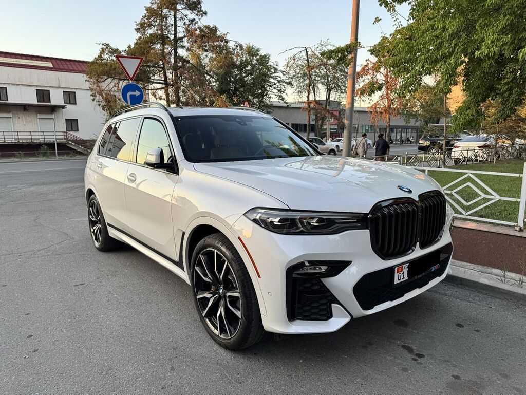 BMW X7: 2021 г., 3 л, Автомат, Бензин, Кроссовер: фото 1