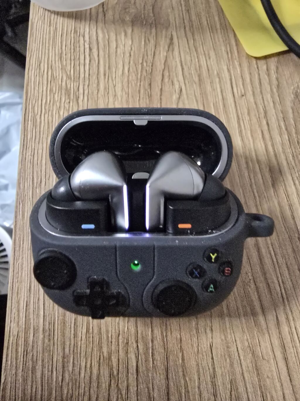 Samsung Galaxy Buds3 Pro, брались 2 месяца назад. Чехол в подарок: фото 2