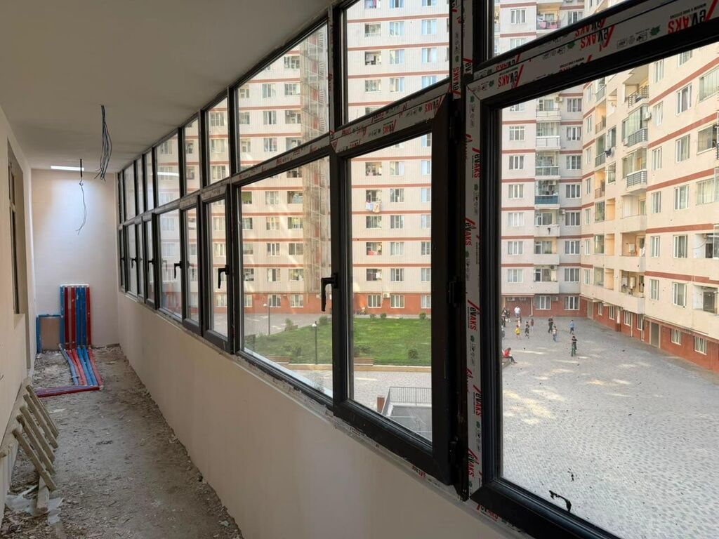Yasamal rayonunda, 20 Yanvar metrosunun yaxınlığında, sıx yaşayış