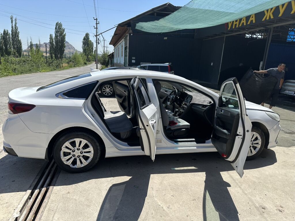 Hyundai Sonata: 2018 г., 2 л, Автомат, Бензин, Седан: фото 2