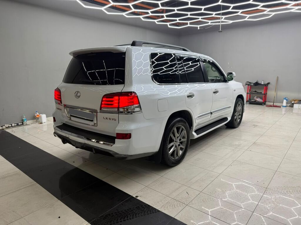 Lexus LX: 2010 г., 5.7 л, Автомат, Бензин, Внедорожник: фото 6