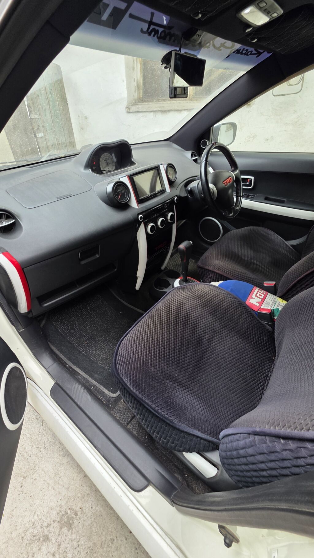 Toyota Ist: 2003 г., 1.5 л, Автомат, Бензин, Хэтчбэк: фото 6