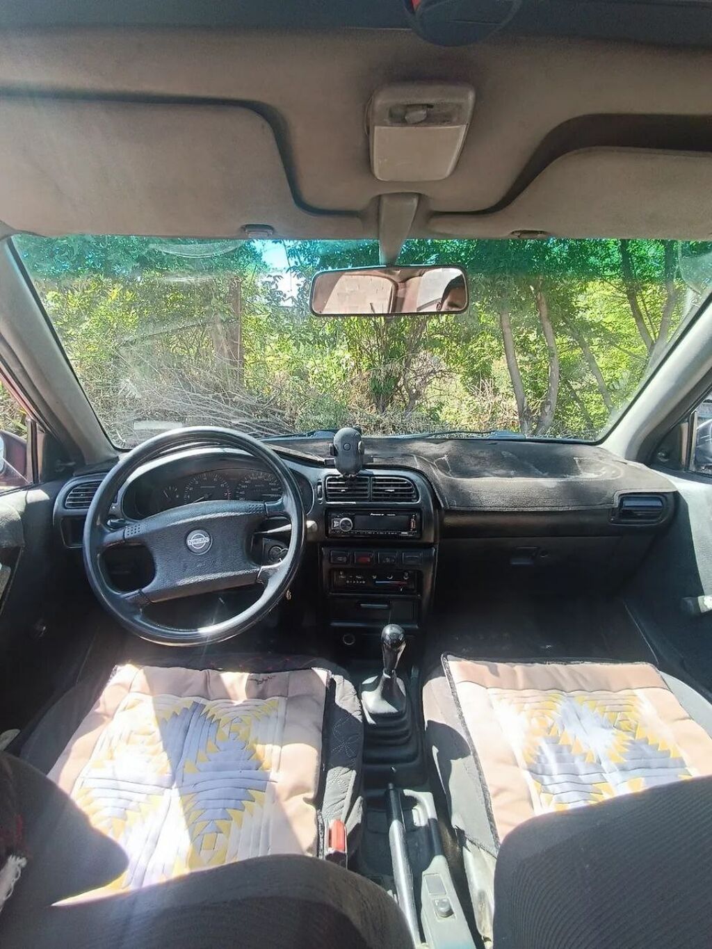 Nissan Sunny: 1991 г., 1.6 л, Механика, Бензин, Седан — фото 2