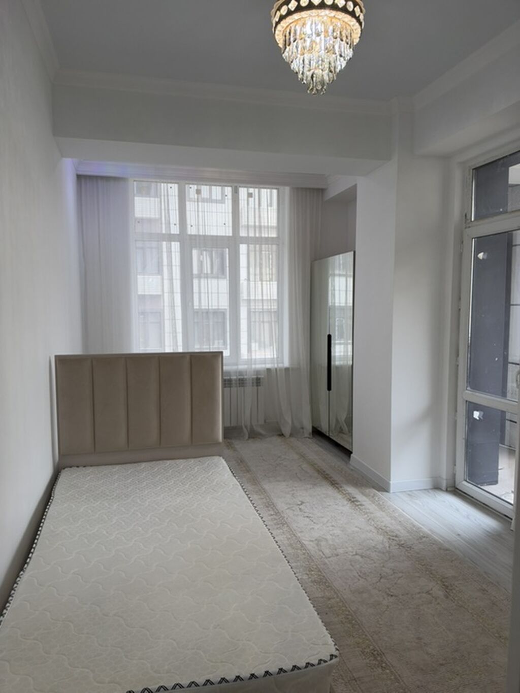 3 комнаты, 103 м², сквер Тоголок Молдо Элитка, 4 этаж, Дизайнерский ремонт: фото 3