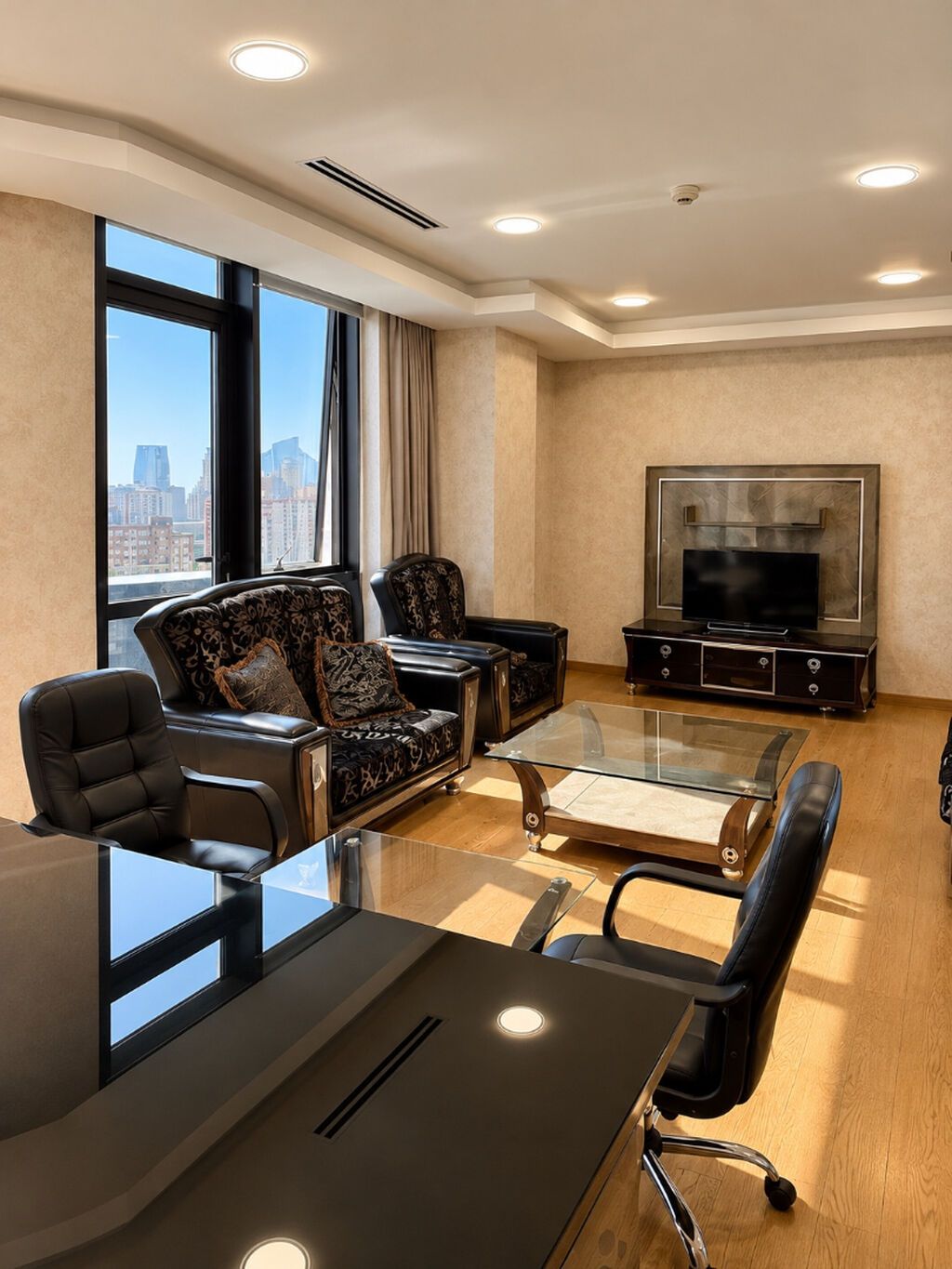 PRESTİJLİ OFİS İCARƏYƏ VERİLİR Ünvan: Nərimanov rayonu Sahə: 230 m²