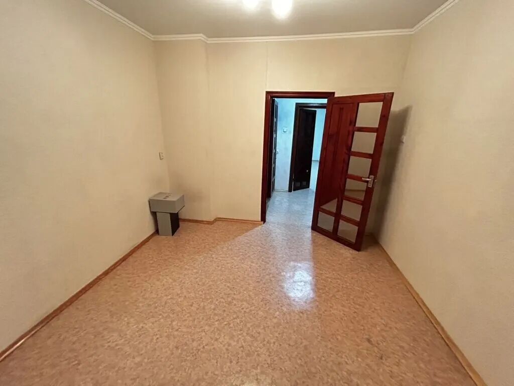 2 комнаты, 48 м², Асанбай мкр 105 серия, 3 этаж, Старый ремонт: фото 3