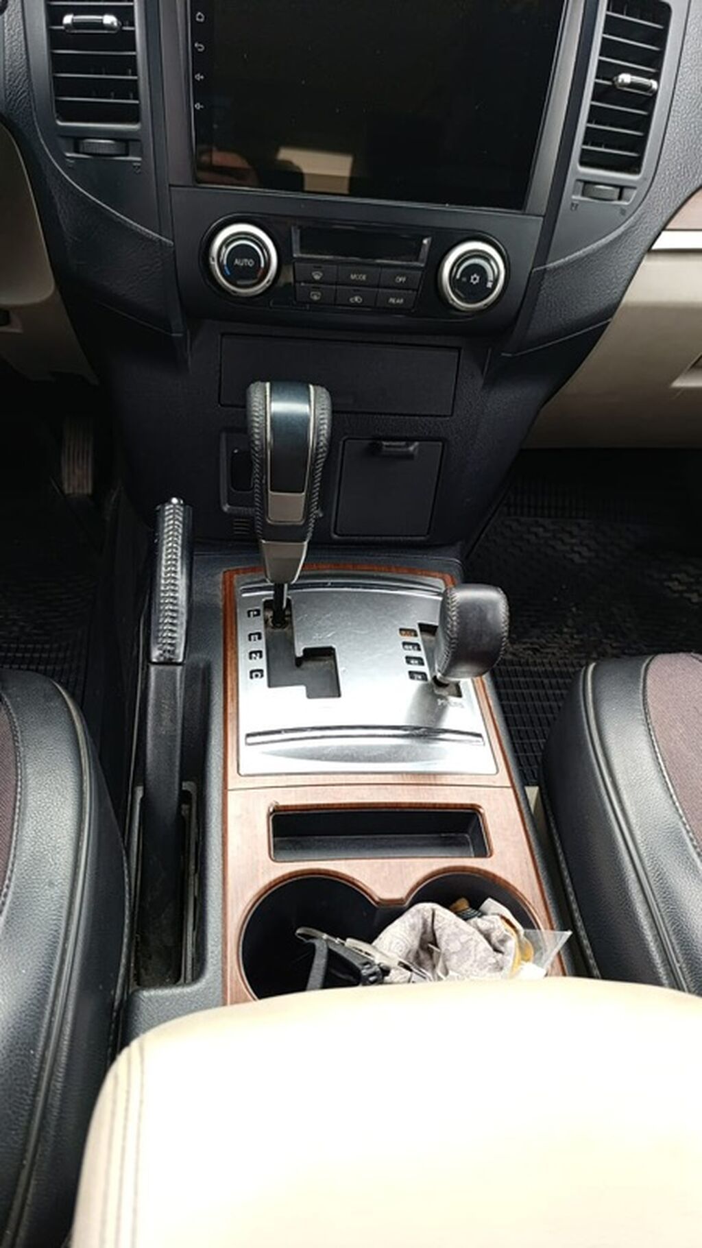 Mitsubishi Pajero: 2007 г., 3 л, Автомат, Бензин, Внедорожник: фото 7