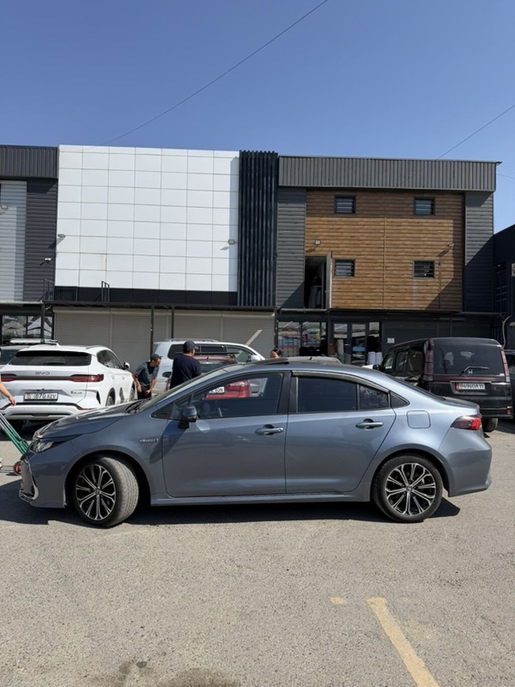 Toyota Corolla: 2023 г., 1.8 л, Автомат, Гибрид, Седан: фото 3