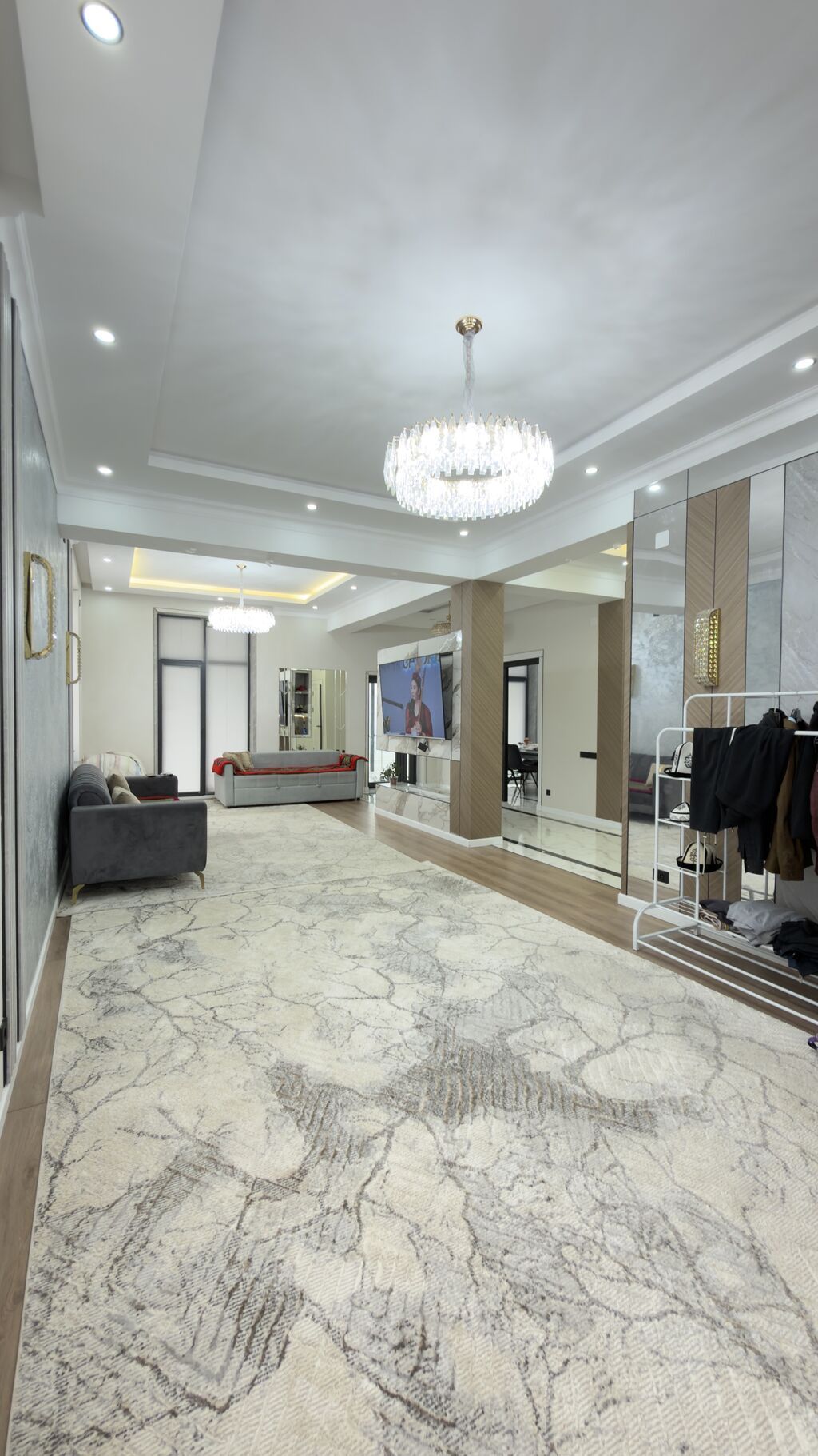 210 м², 6 комнат и более, Киргизия 1: фото 3