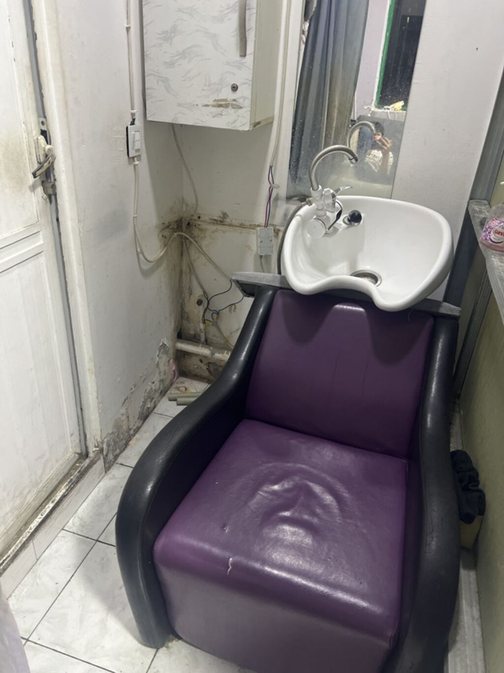 Sumqayıt qərb sarayı ilə Üz üzə Bərbərxana / salon sahəsi təqdim