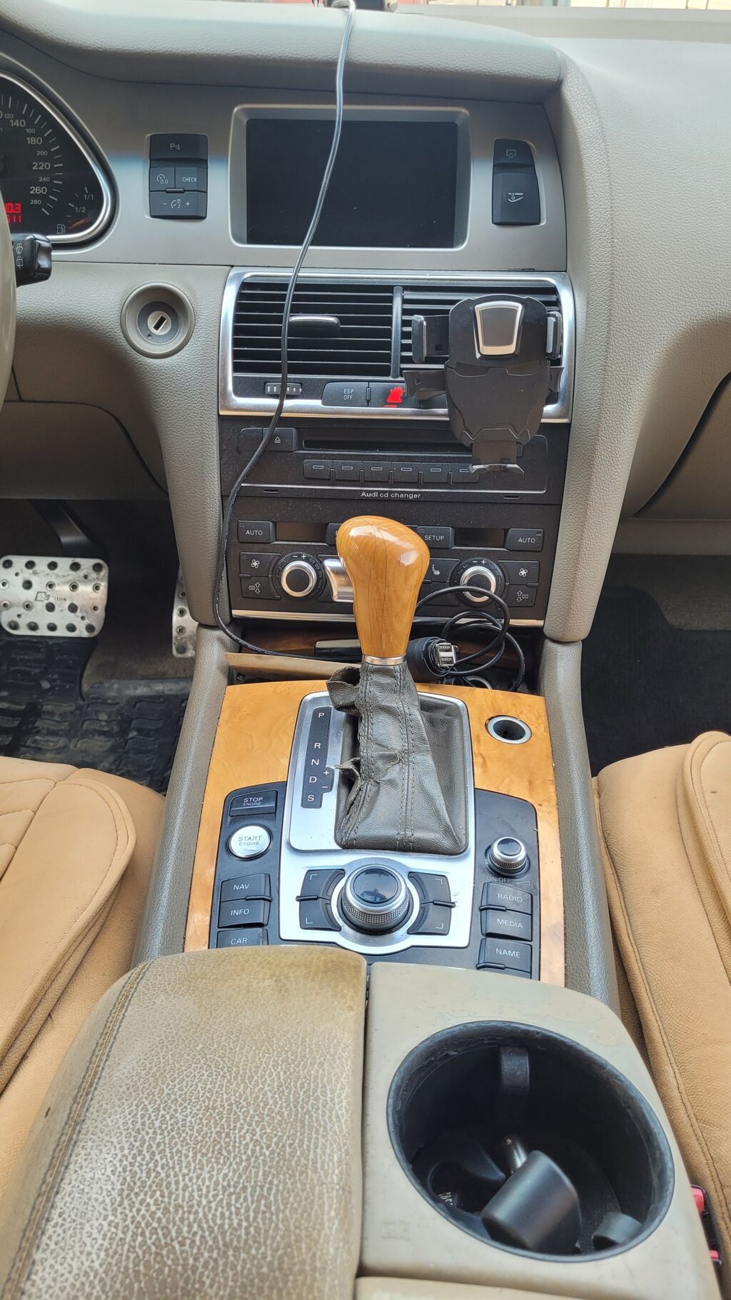 Audi Q7: 2007 г., 4.2 л, Автомат, Бензин, Кроссовер: фото 5