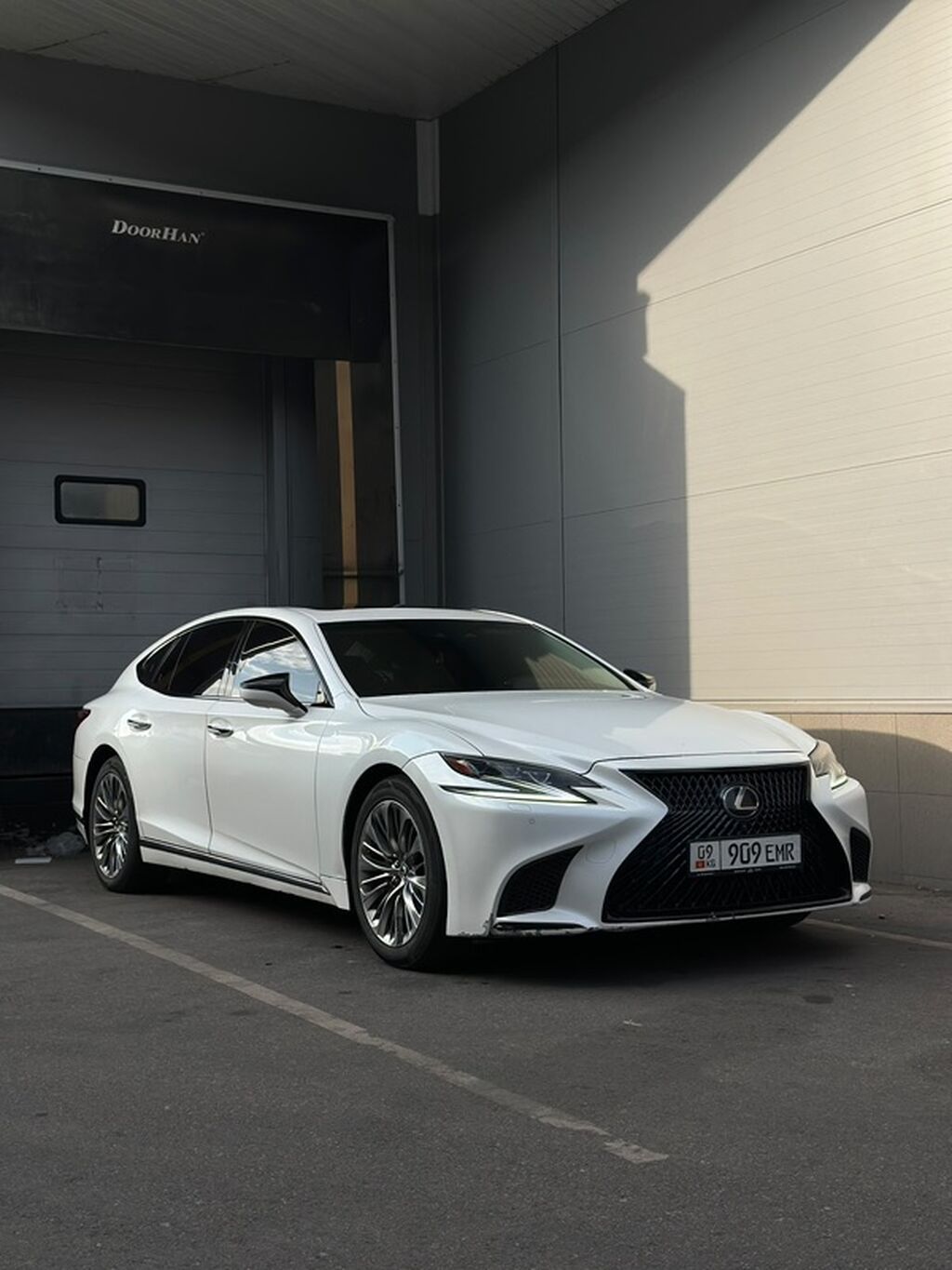 Lexus LS: 2018 г., Автомат, Гибрид, Седан: фото 1