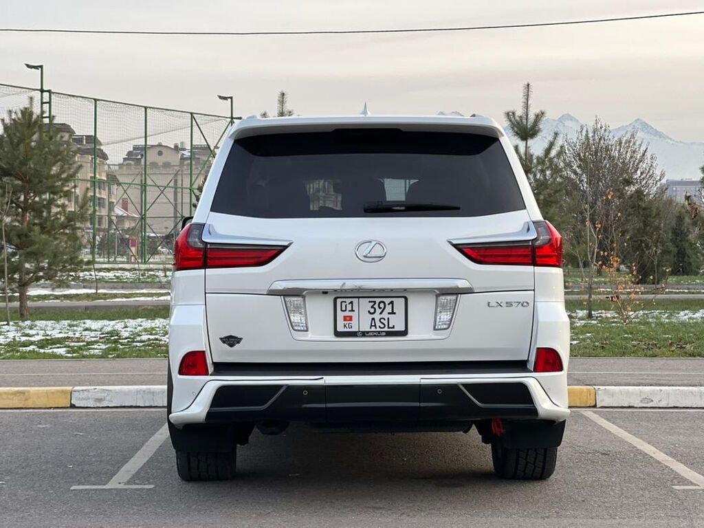 Lexus LX: 2017 г., 5.7 л, Типтроник, Бензин, Внедорожник: фото 3