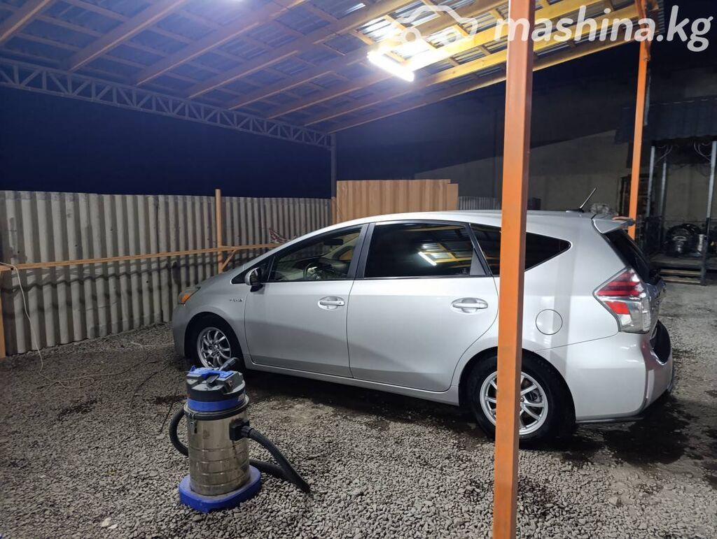 Toyota Prius: 2016 г., 1.8 л, Автомат, Гибрид, Универсал: фото 3