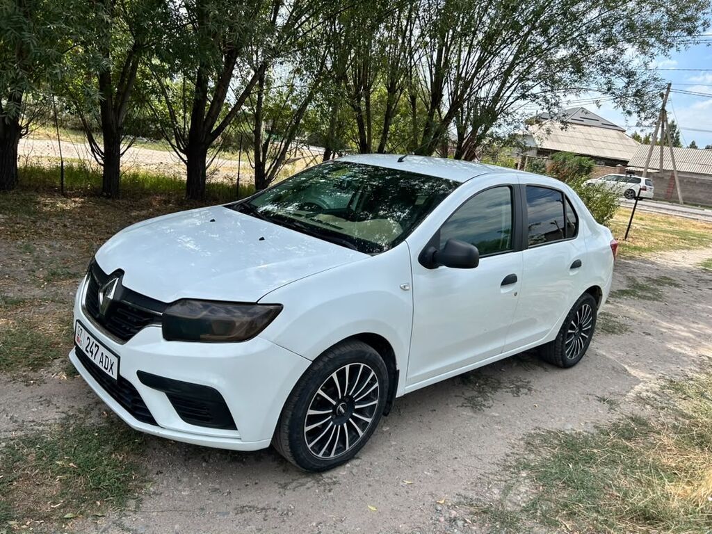 Renault Logan: 2019 г., 1.6 л, Механика, Гибрид, Седан: фото 3