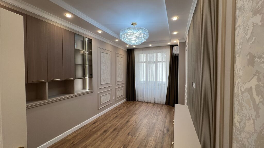 2 комнаты, 82 м², Элитка, 2 этаж, Дизайнерский ремонт: фото 2