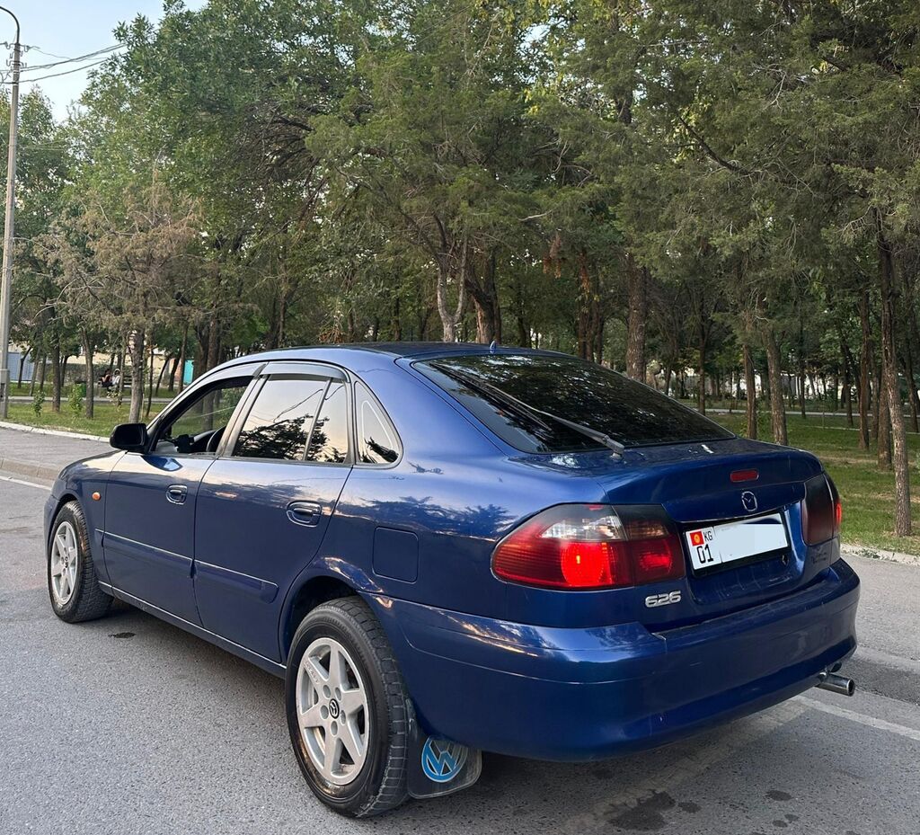 Mazda Capella: 2000 г., 1.8 л, Механика, Бензин, Хэтчбэк: фото 3