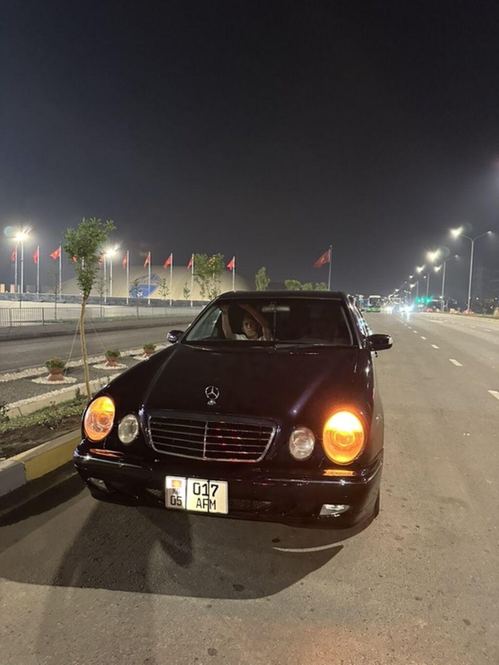 Mercedes-Benz E-Class: 2001 г., 3.2 л, Автомат, Бензин, Седан: фото 2