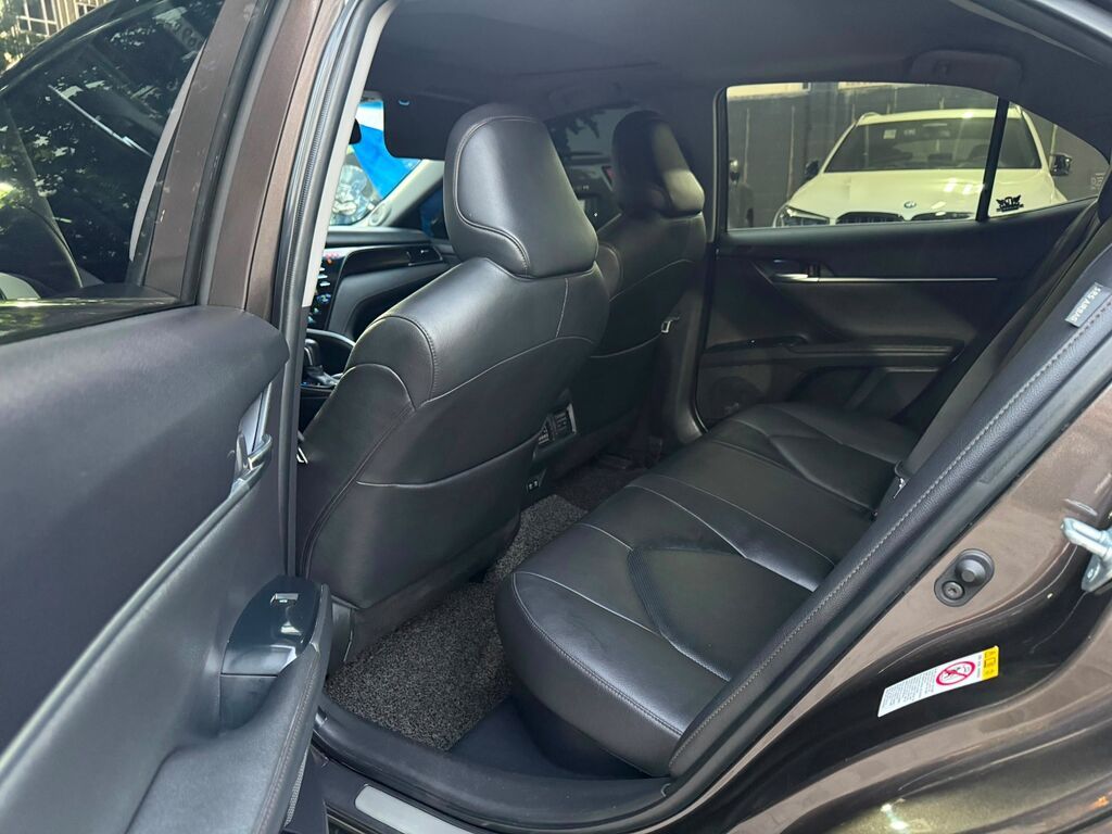 Toyota Camry: 2018 г., 2.5 л, Автомат, Гибрид, Седан: фото 5