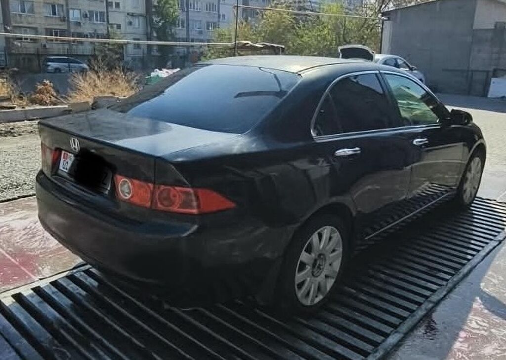 Honda Accord: 2003 г., 2 л, Автомат, Бензин, Седан: фото 2
