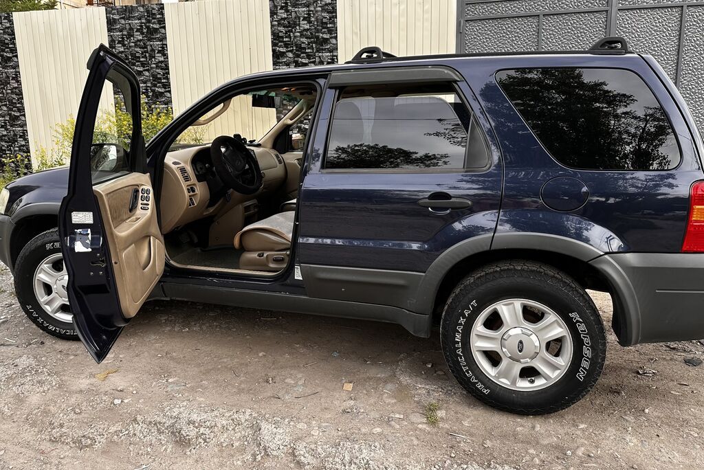 Ford Maverick: 2004 г., 3 л, Автомат, Газ, Кроссовер: фото 5
