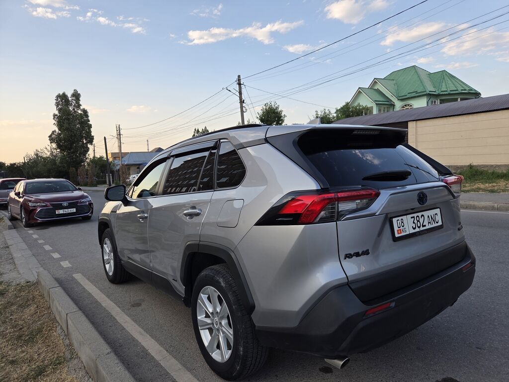 Toyota RAV4: 2020 г., 2.5 л, Автомат, Гибрид, Кроссовер: фото 6