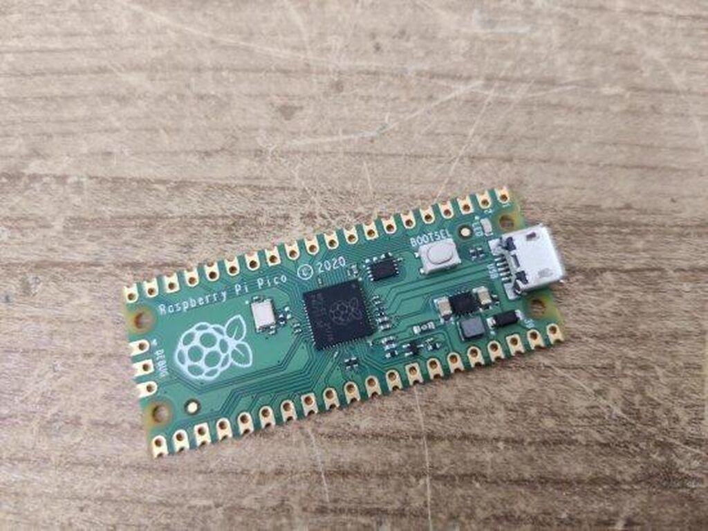 Ostali elektro materijali: Raspberry Pi Pico RP2040. Ovaj modul je koristi RP2040 mikrokontroler