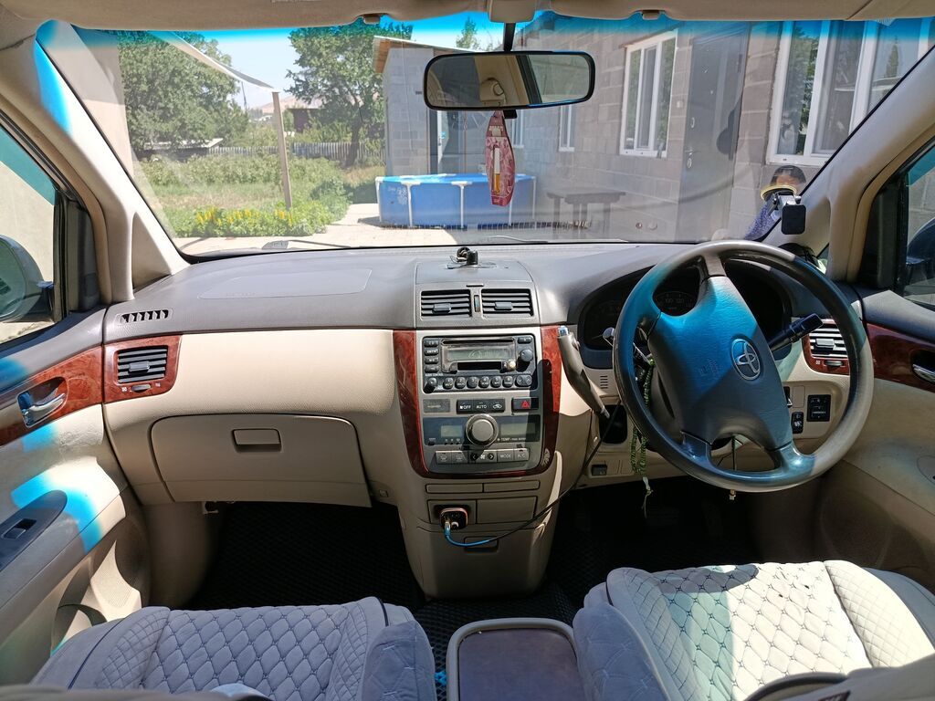 Toyota Ipsum: 2001 г., 2.4 л, Автомат, Газ, Минивэн: фото 8