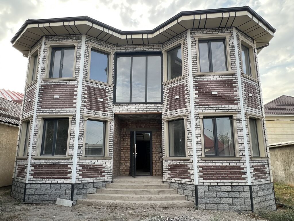 СРОЧНО ПРОДАЁТСЯ ДОМ! Район Селекции Площадь дома — 200м²: фото 1
